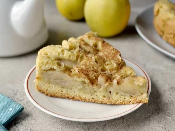 Пирог из двух видов теста (с яблоками)